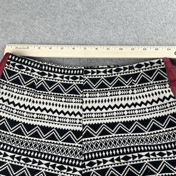 Ligali Shorts Womens Medium Black Red Faux Leather Stripe Aztec Boho Pant Resort - Picture 4 of 11